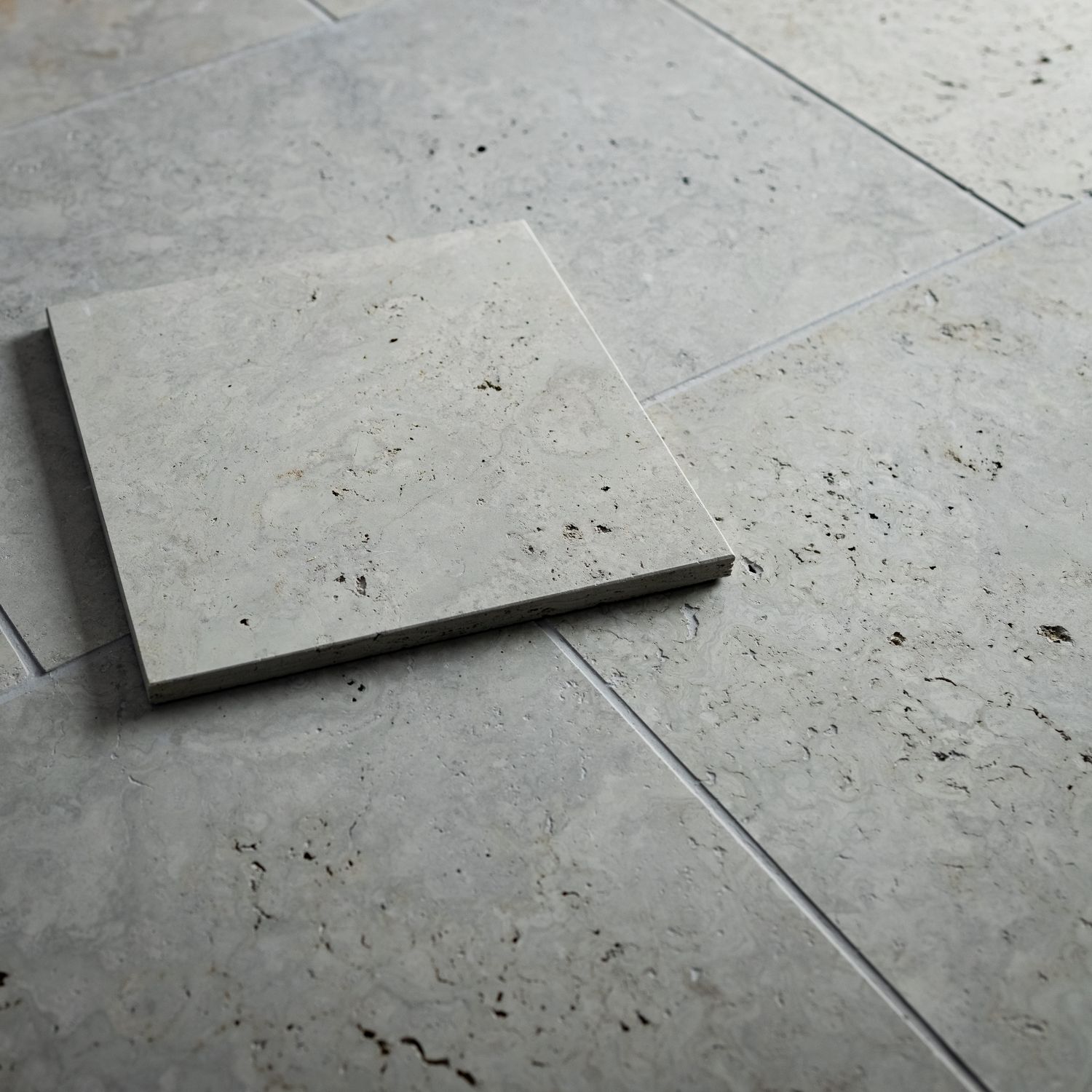 Reval Stone Kaarma dolomiit lihvitud